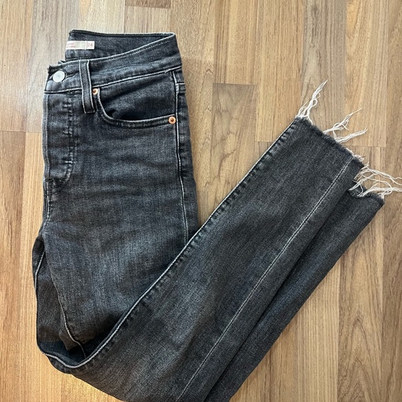 Wedgie Skinny Levi’s - Picture 2 of 4